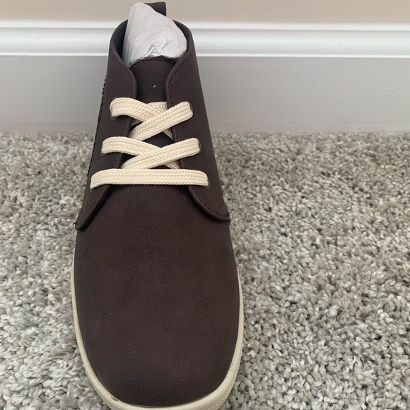 Winter Sale! New kids shoes. Stylish and comfortable for school or dress up - Picture 3 of 6